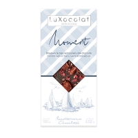 Черный шоколад с клубникой и хрустящими малиновыми хлопьями Moment LuXocolat, арт. lx_3460, 100г